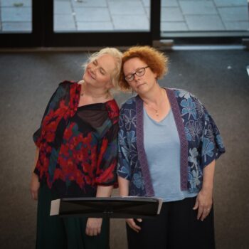 Laura & Barbara 